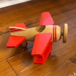 Hearth and hand airplane